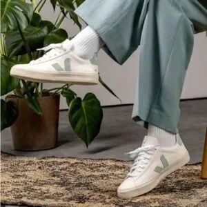 Veja Campo Chromefree Extra-White Matcha